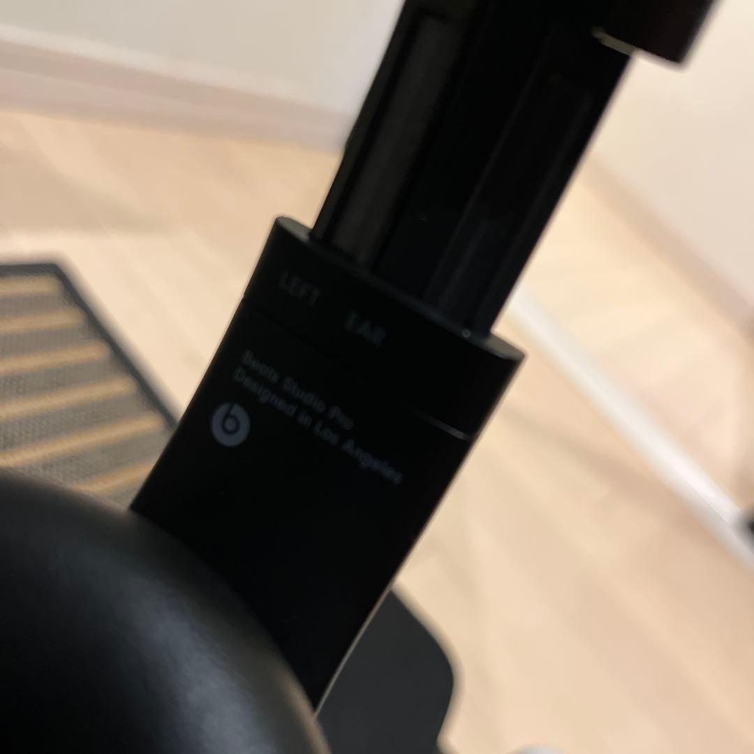 Beats Studio Proワイヤレスヘッドホン ケース付き