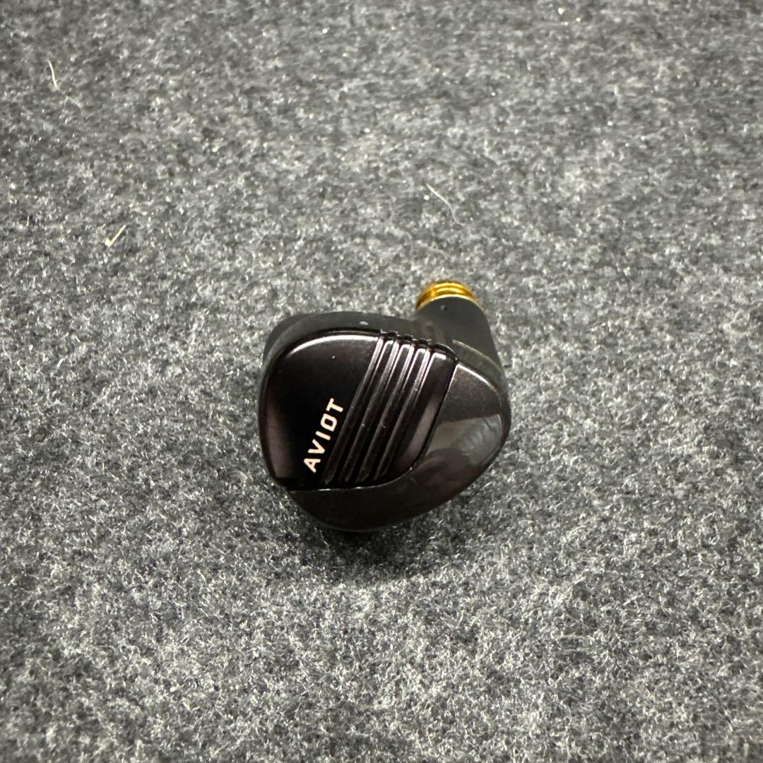 AVIOT TE-W1-PNK ピヤホン8（美品）中古フルワイヤレスイヤホン