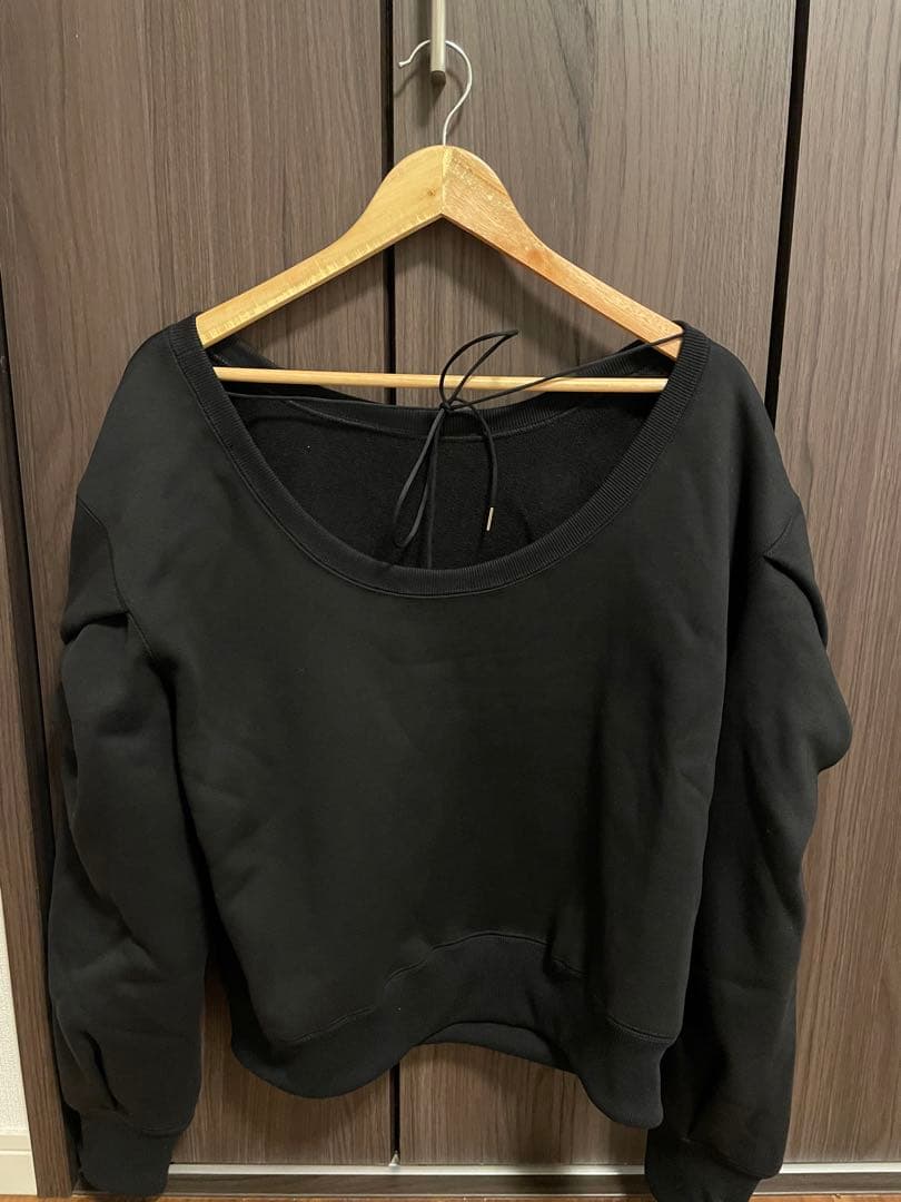 THE TOE Opern オフショルダースウェット