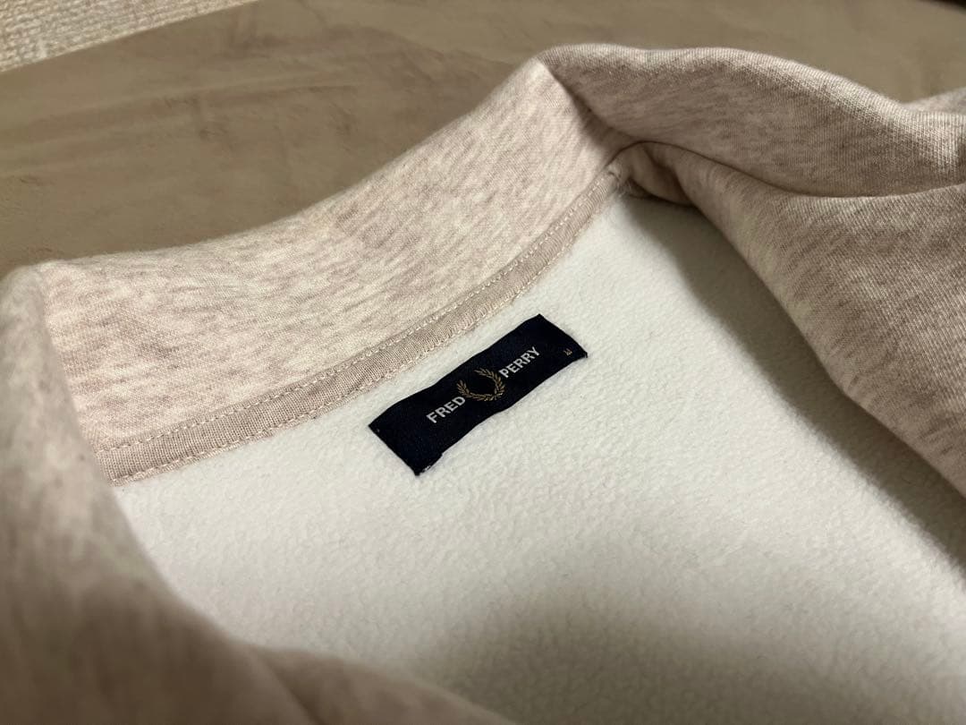 ★超美品★ FRED PERRY ハーフジップ スウェット　ロゴ刺繍　Mサイズ