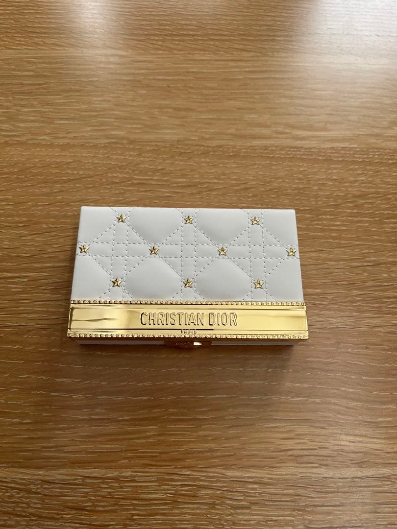 新品 Dior クチュール アイ パレット (ホリデー 2025 限定品)