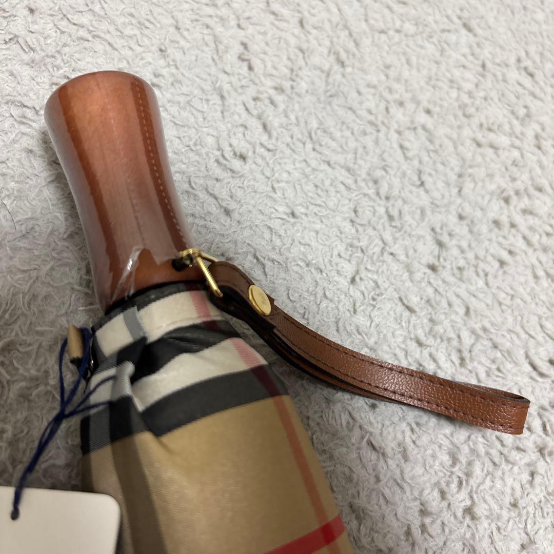 【新品タグ付】　バーバリーズ 定番　ノバチェックベージュ折り畳み傘　55cm