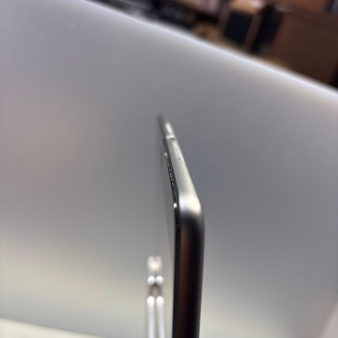 iPad 8 32G Wi-Fi＋sim.au PSEパッテリー新品100％