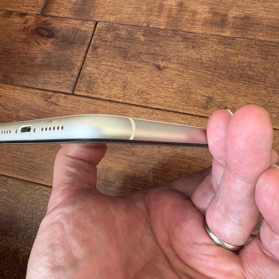 携帯電話本体 iPhone11 64GB