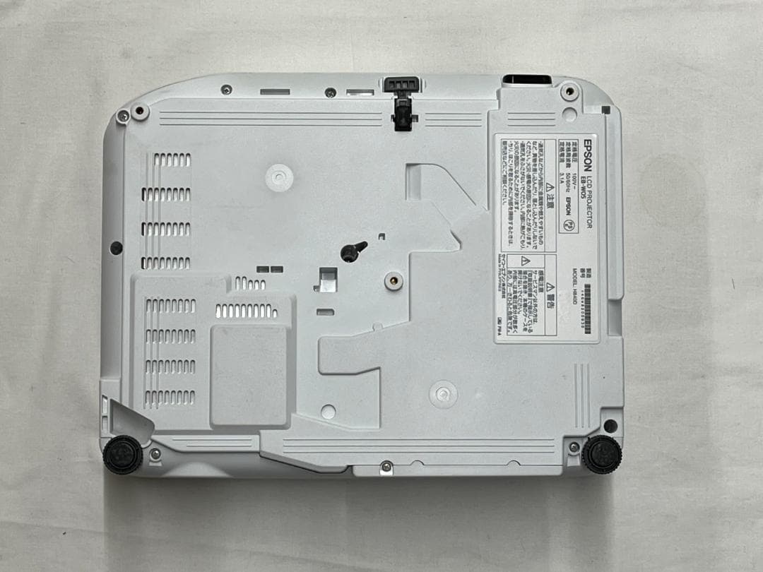 EPSON エプソン　プロジェクター　EB-W05 3300ルーメン