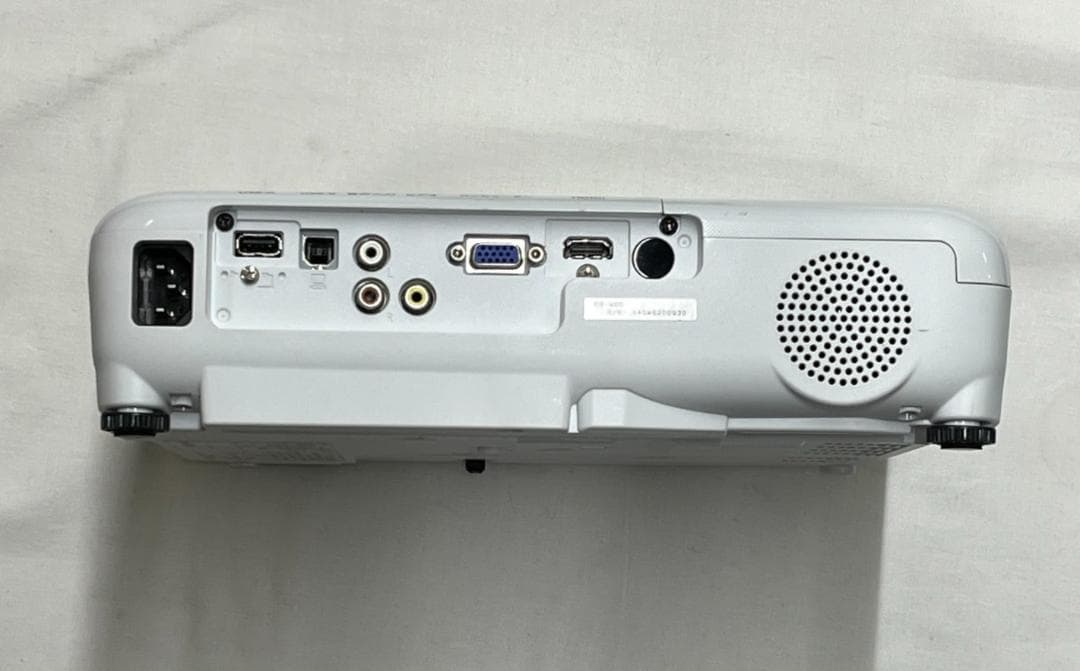 EPSON エプソン　プロジェクター　EB-W05 3300ルーメン