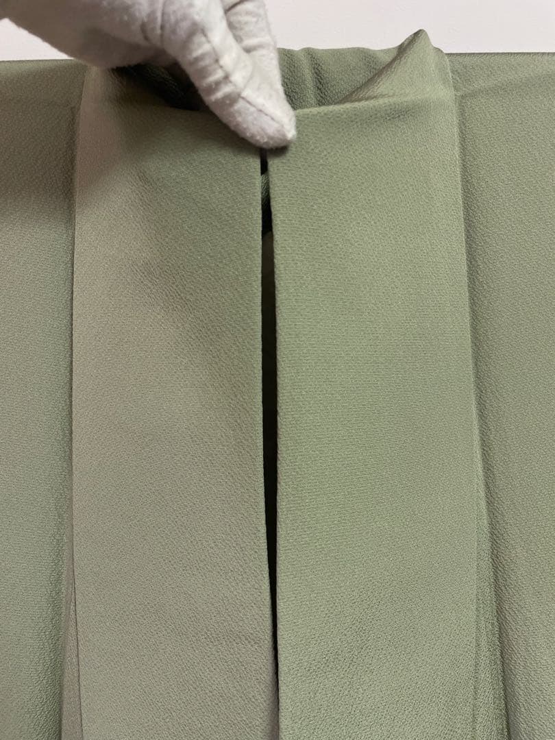 ［ 色無地 ］正絹　乳白みの緑　ちりめん　一つ紋　着物　準礼装　略礼装　作家物