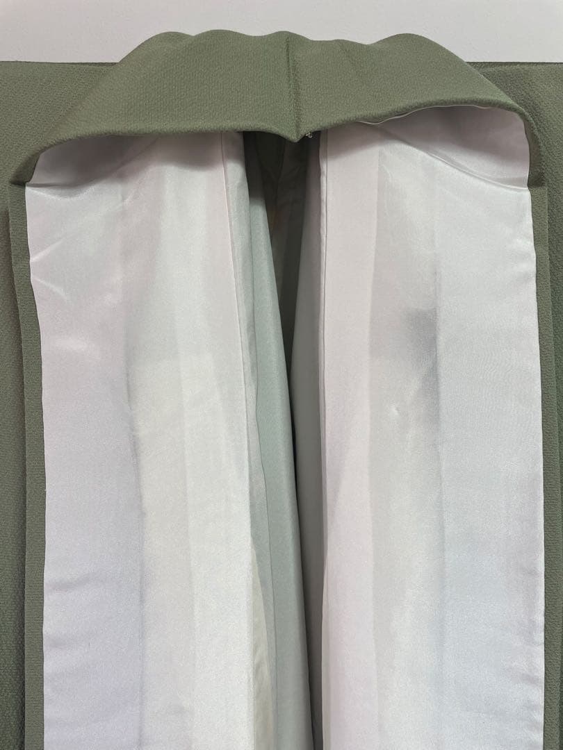 ［ 色無地 ］正絹　乳白みの緑　ちりめん　一つ紋　着物　準礼装　略礼装　作家物