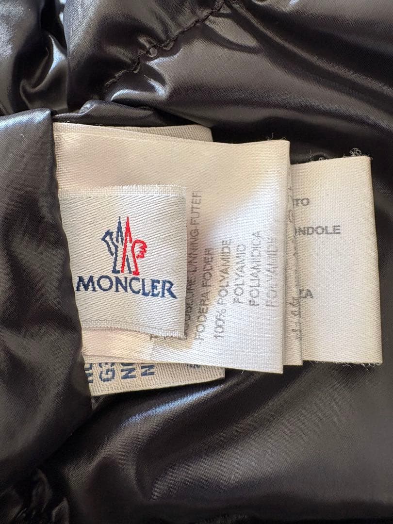モンクレール　レアなインナーダウン付きウールコート　ダウンショール　ブラック