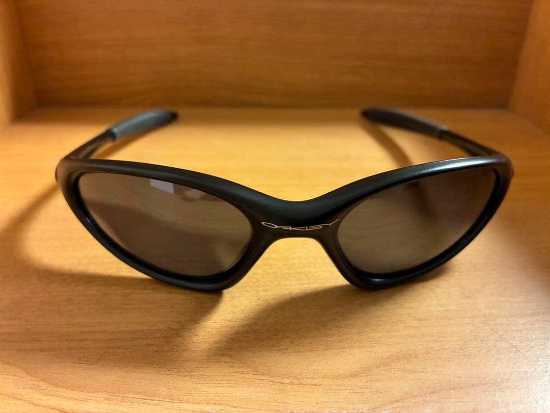 Oakley minute ブラック サングラス