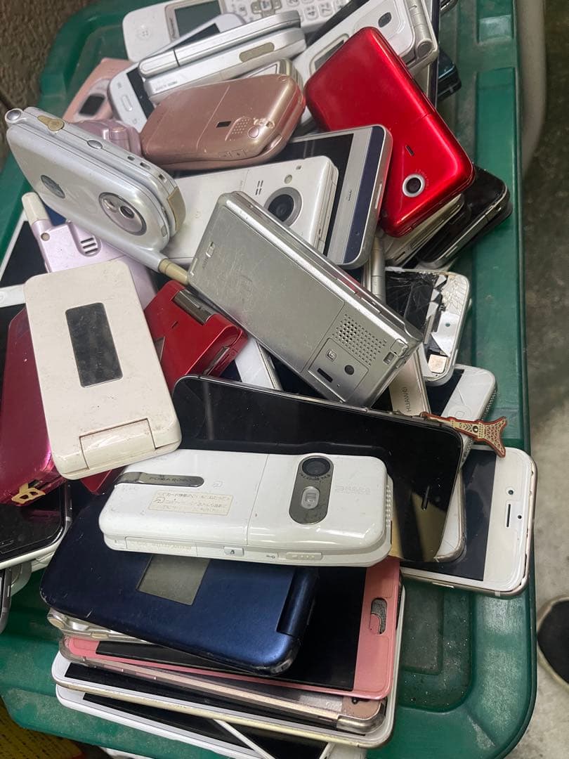 む*！様 ジャンク品ガラケー 折りたたみ式 スマホ携帯電話 セットまとめ売り12