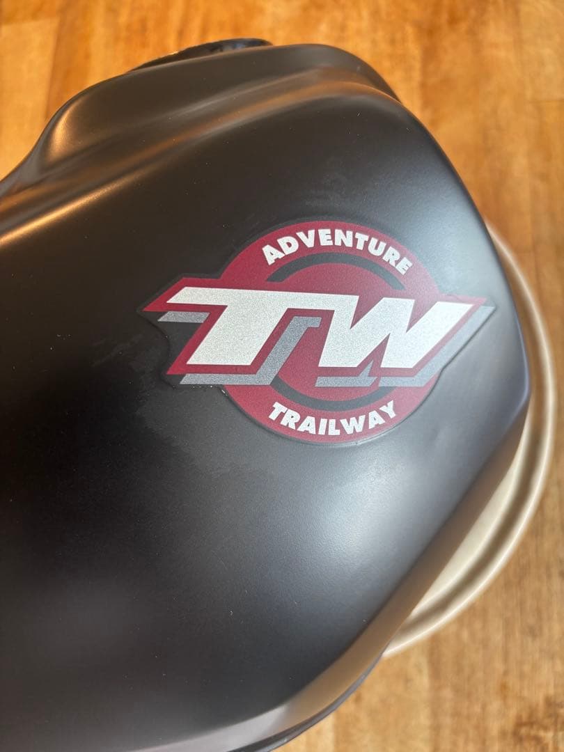 TW200 純正 タンク 艶消し仕上げ　マットブラック　コーティング済