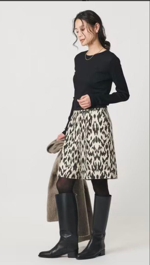 ブラック タック入り ショートパンツ