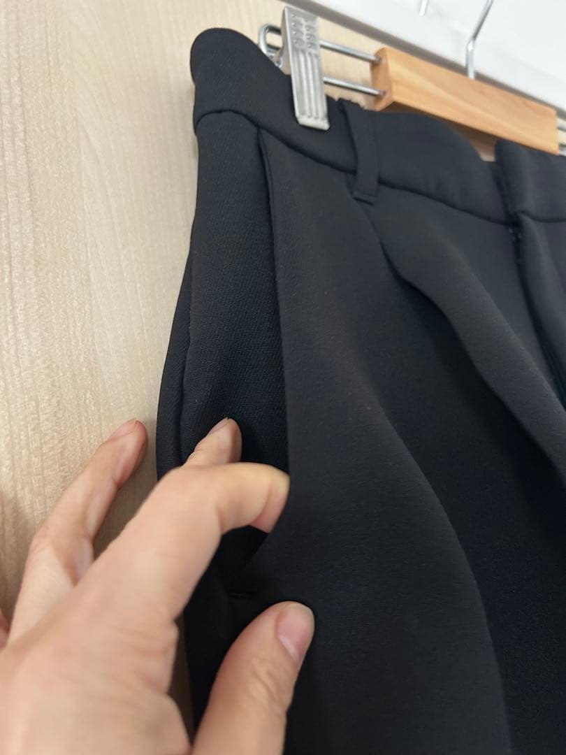 ブラック タック入り ショートパンツ