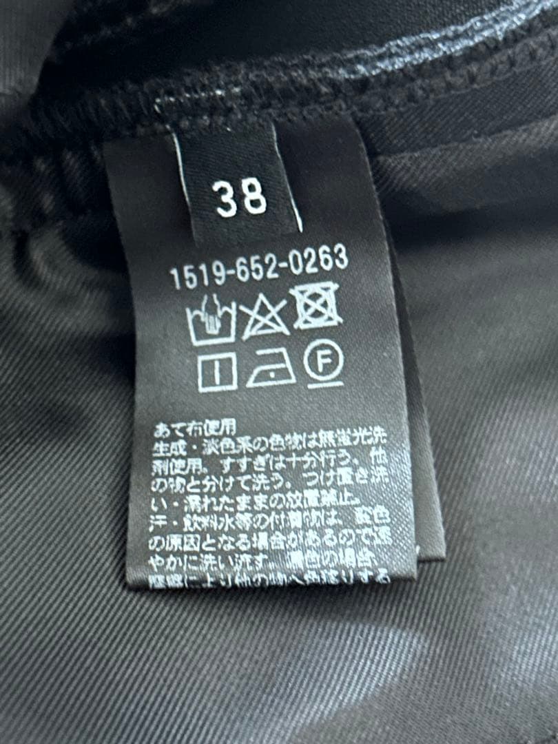 ブラック タック入り ショートパンツ