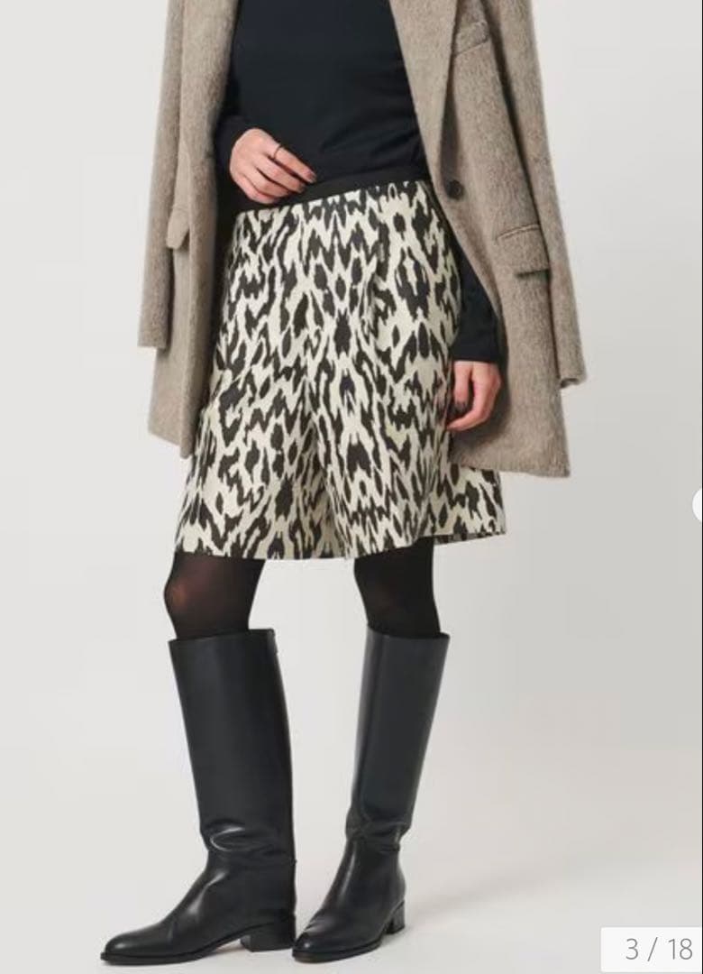 ブラック タック入り ショートパンツ