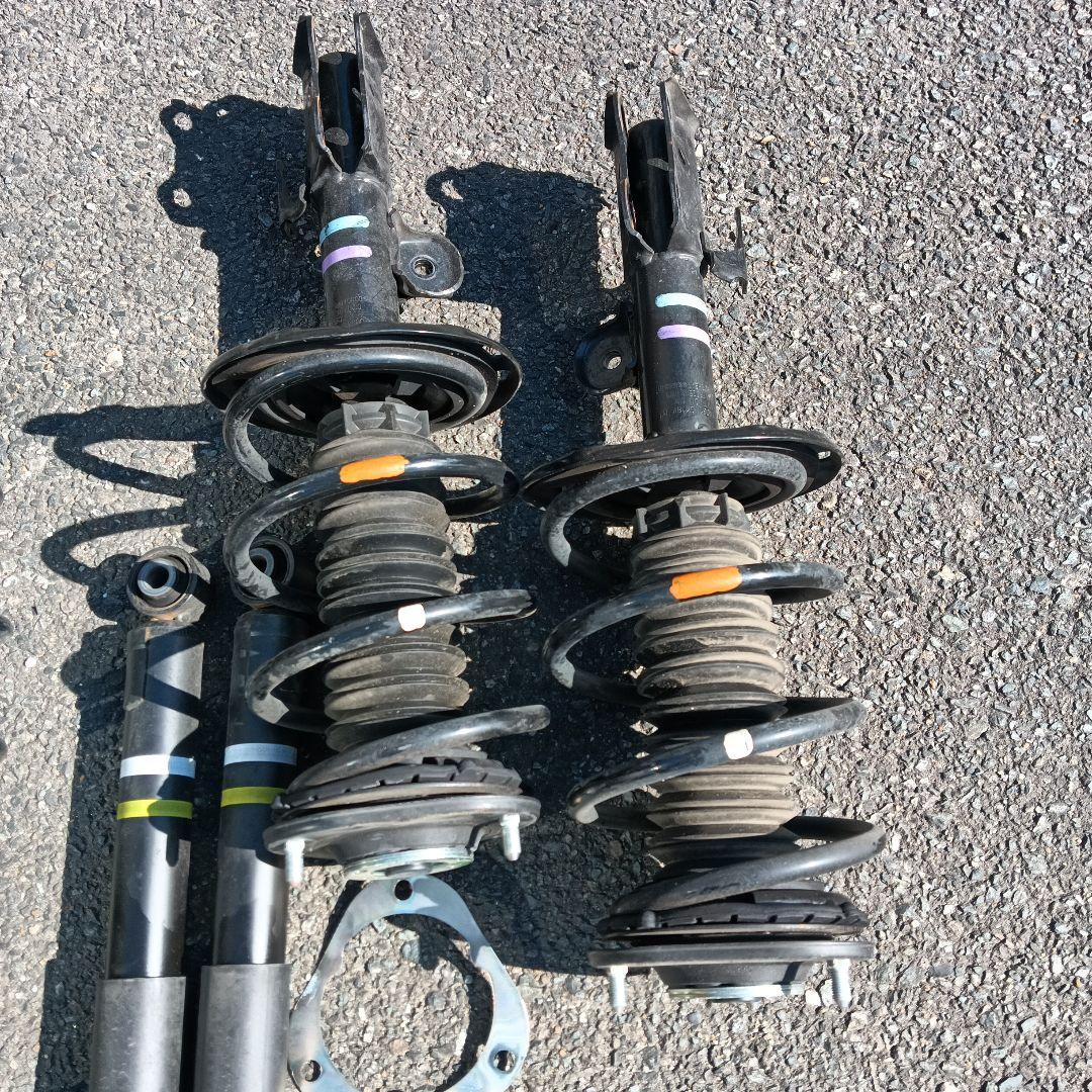 30アルファード後期純正サスペンションキット一式
