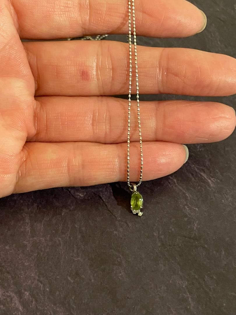 【WG10】ペリドット ホワイトゴールド ネックレス　ペンダント40cm