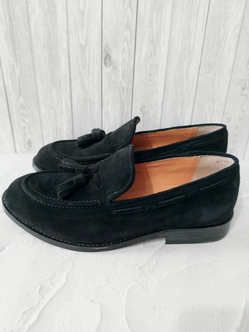 ナノユニバース ブラック スエード タッセルローファー 25.5