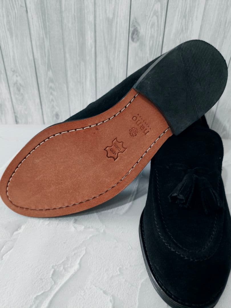 ナノユニバース ブラック スエード タッセルローファー 25.5