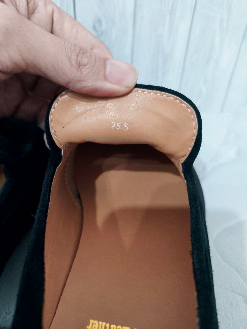 ナノユニバース ブラック スエード タッセルローファー 25.5