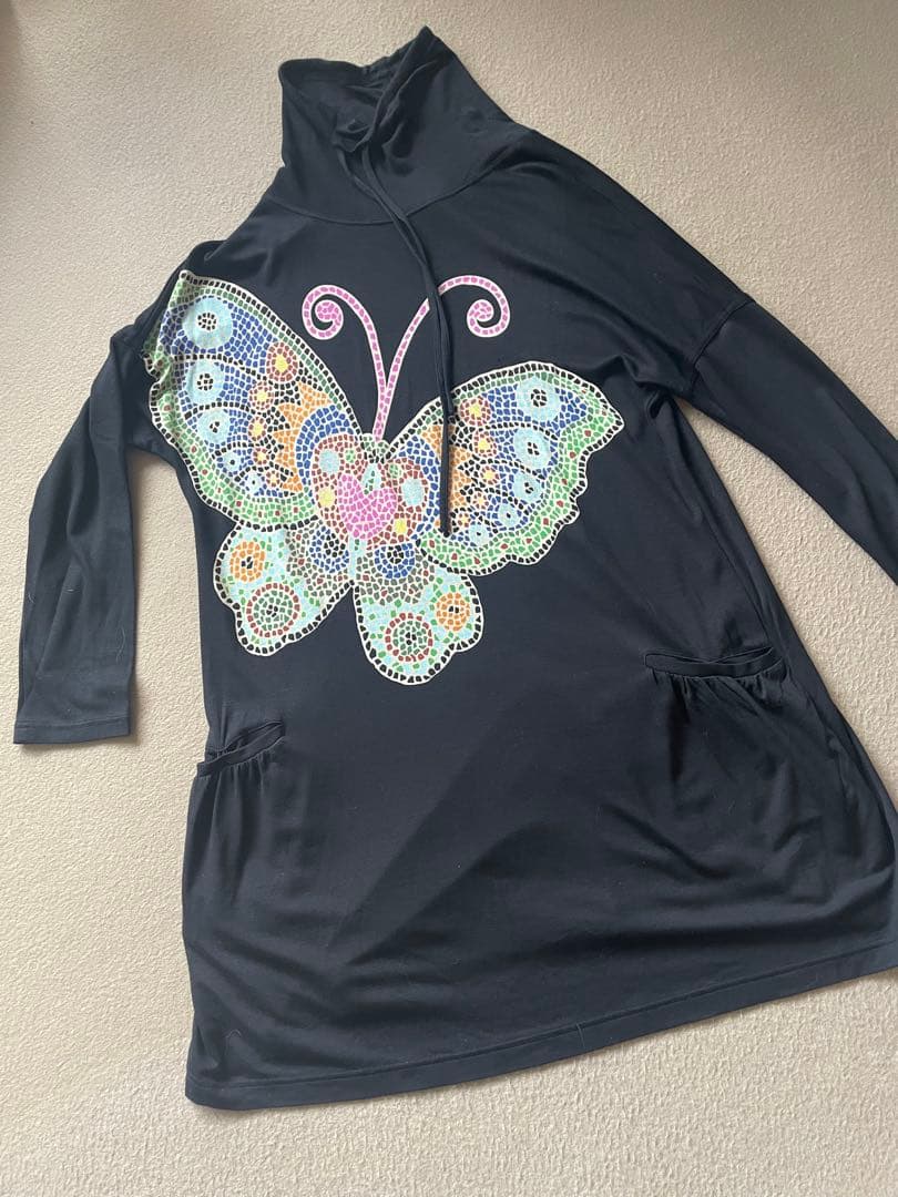 トクコプルミエヴォル/蝶モザイクデザイン長袖チュニック