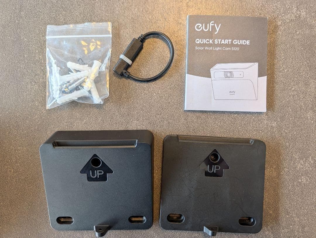 防犯カメラ eufy Security Solar Wall Light Cam S120