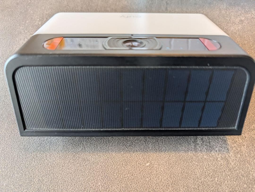 防犯カメラ eufy Security Solar Wall Light Cam S120
