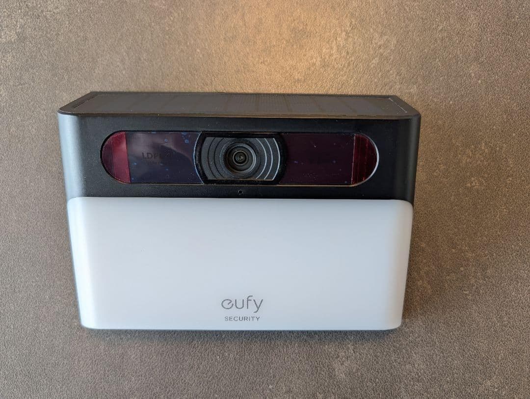 防犯カメラ eufy Security Solar Wall Light Cam S120