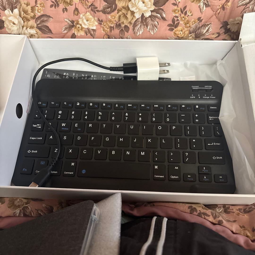 Android Tablet 本体 + キーボード（値下げ交渉可！）