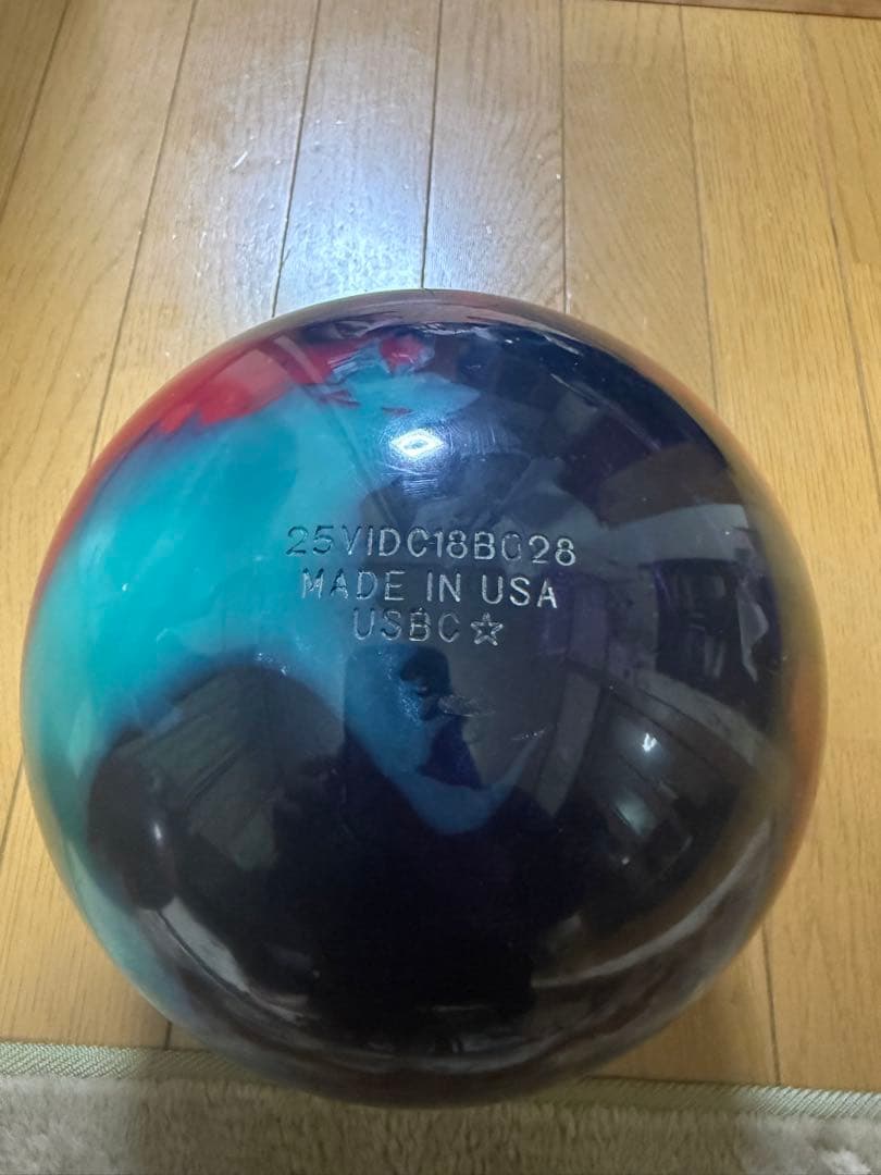 IDENTITY ボウリングボール