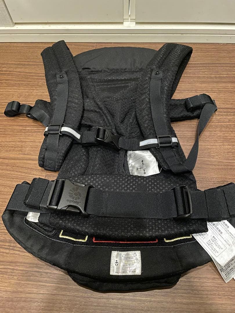 エルゴベビー OMNI Breeze ブラック よだれ胸カバー&肩パッド付き