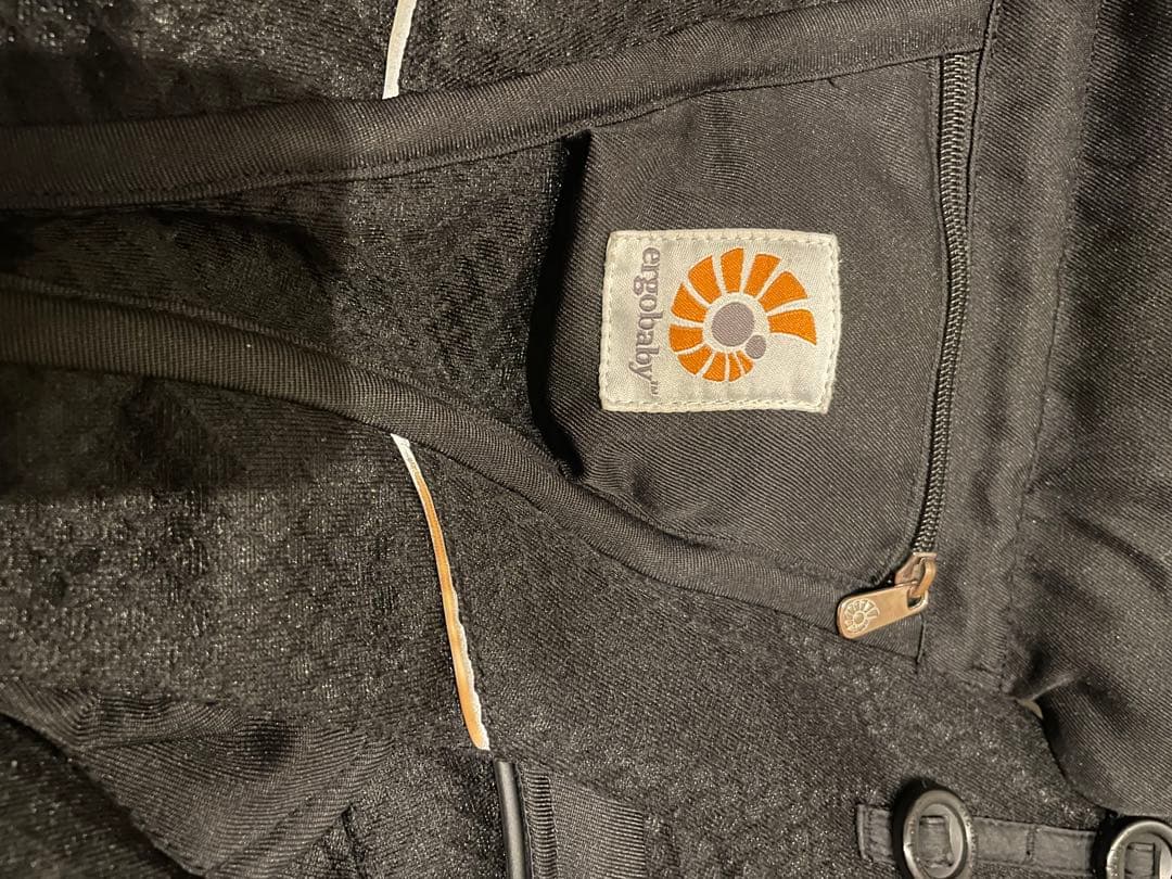 エルゴベビー OMNI Breeze ブラック よだれ胸カバー&肩パッド付き