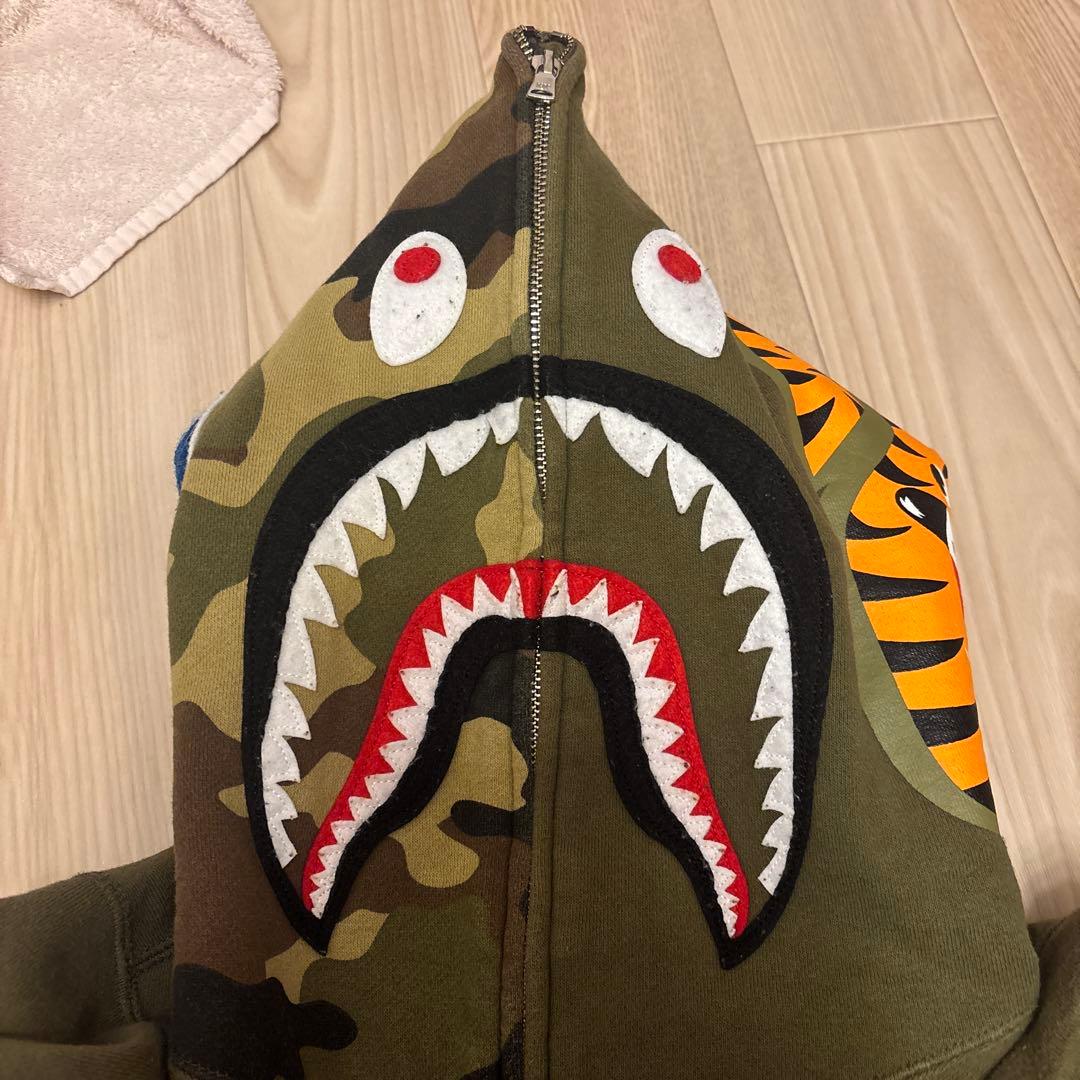 abathingapeシャークパーカーM