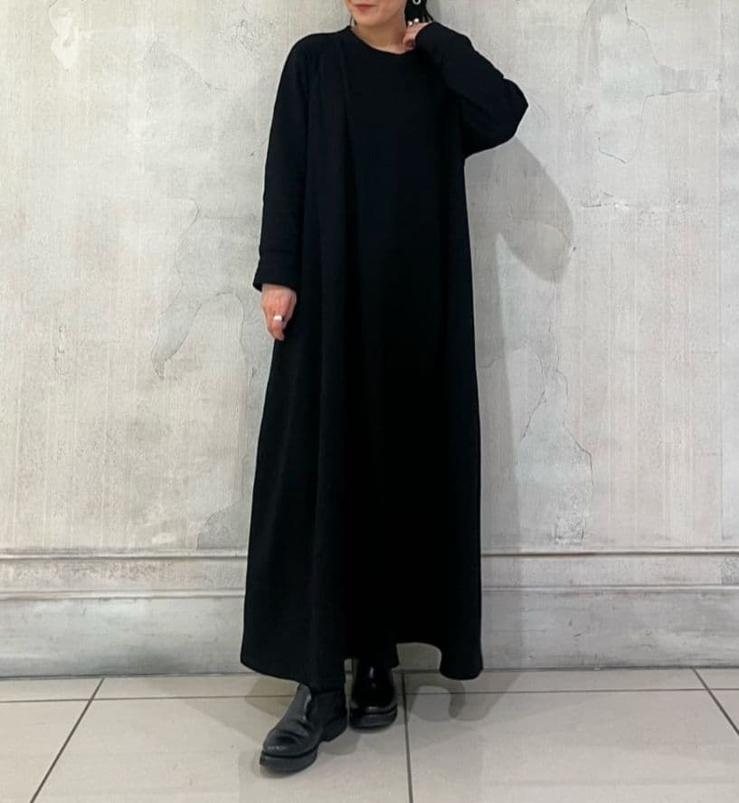 31900円　今季新品タグ付　ビアズリー　裏毛　フレア　ロング ワンピース　黒１