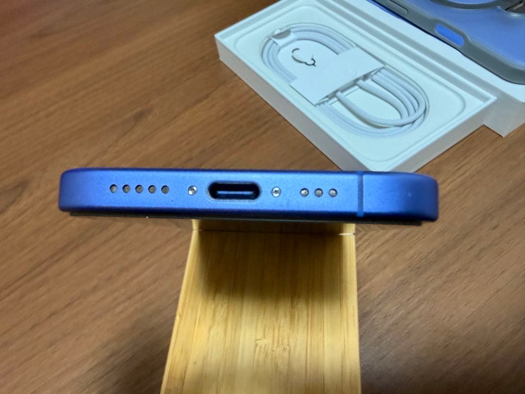 【美品】iPhone16 128GB ウルトラマリン