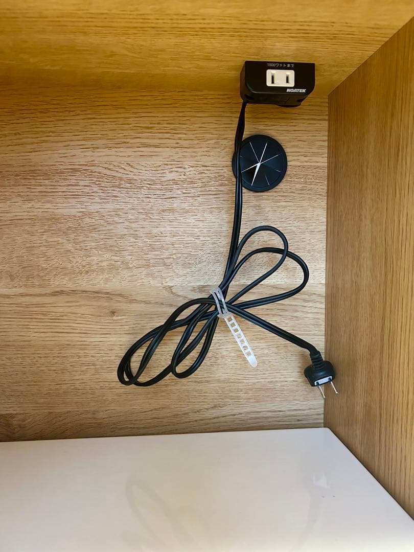 ニトリ　木製食器棚 引き出し付き　梱包・発送頼める便にて送ります♪