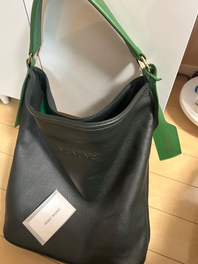 HINC NUNC ショルダーバッグ