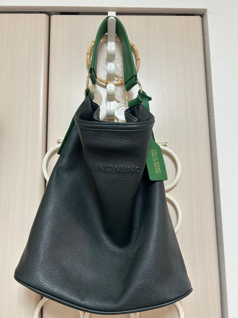 HINC NUNC ショルダーバッグ