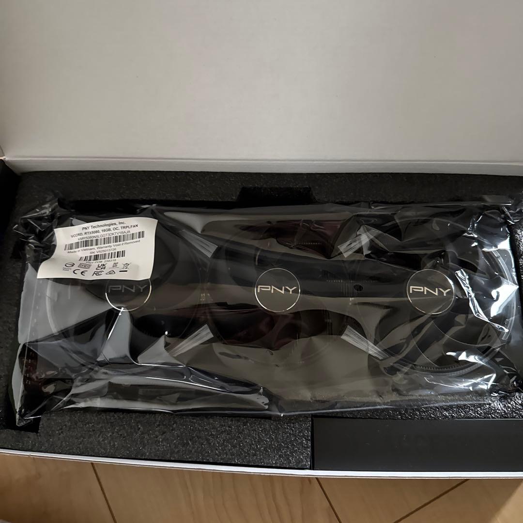 グラフィックボード・グラボ・ビデオカード PNY GEFORCE RTX OC5080 16GB GDDR7