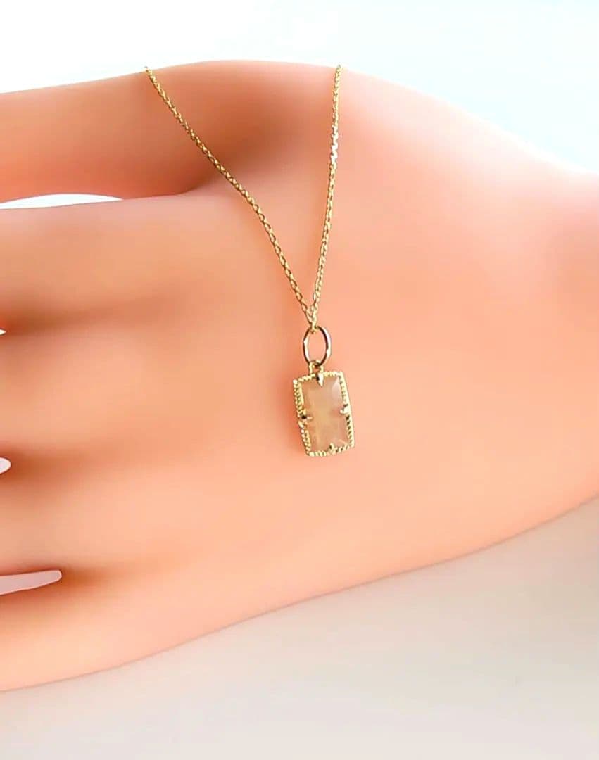 美品 agete アガット K10ムーンストーン 透かし チャーム