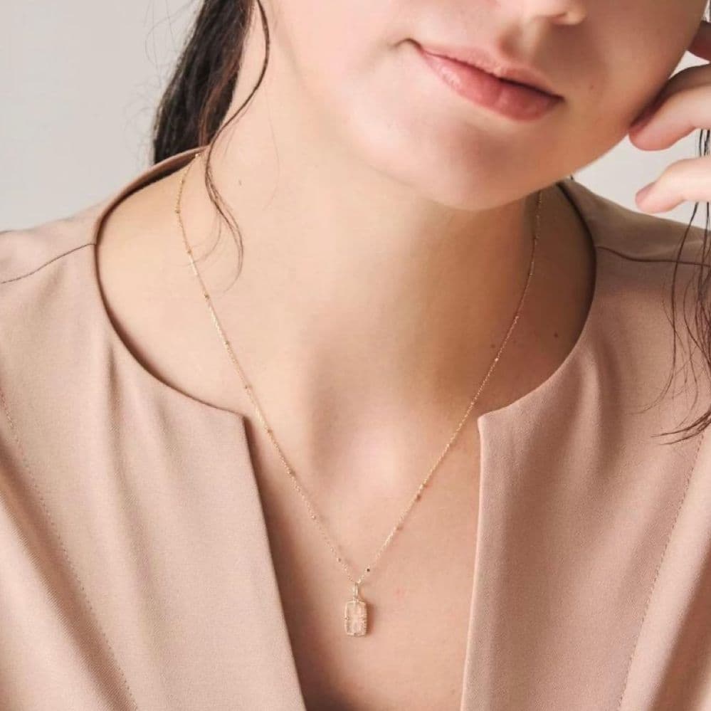 美品 agete アガット K10ムーンストーン 透かし チャーム