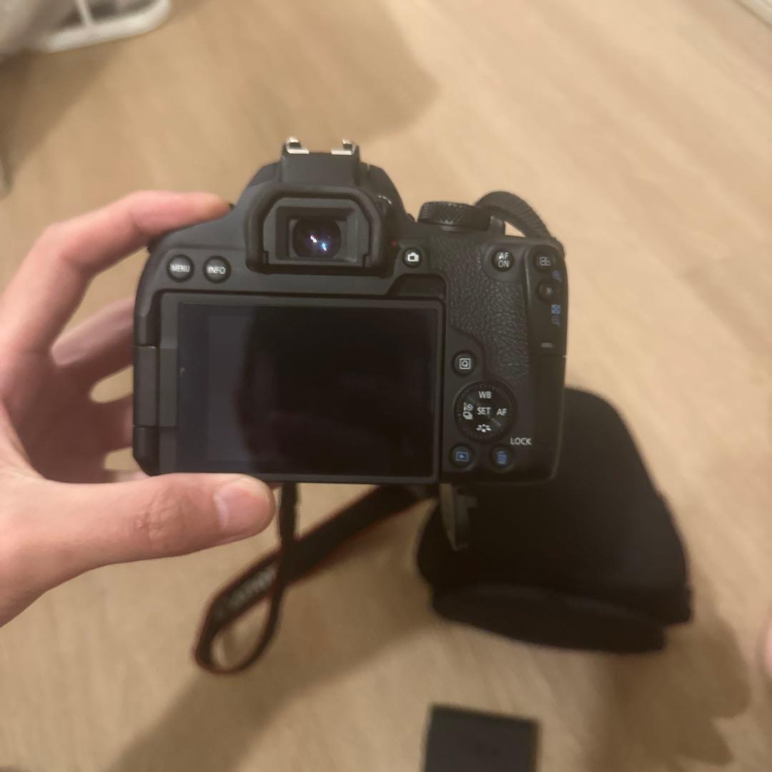 Canon EOS Kiss X10i ボディ本体