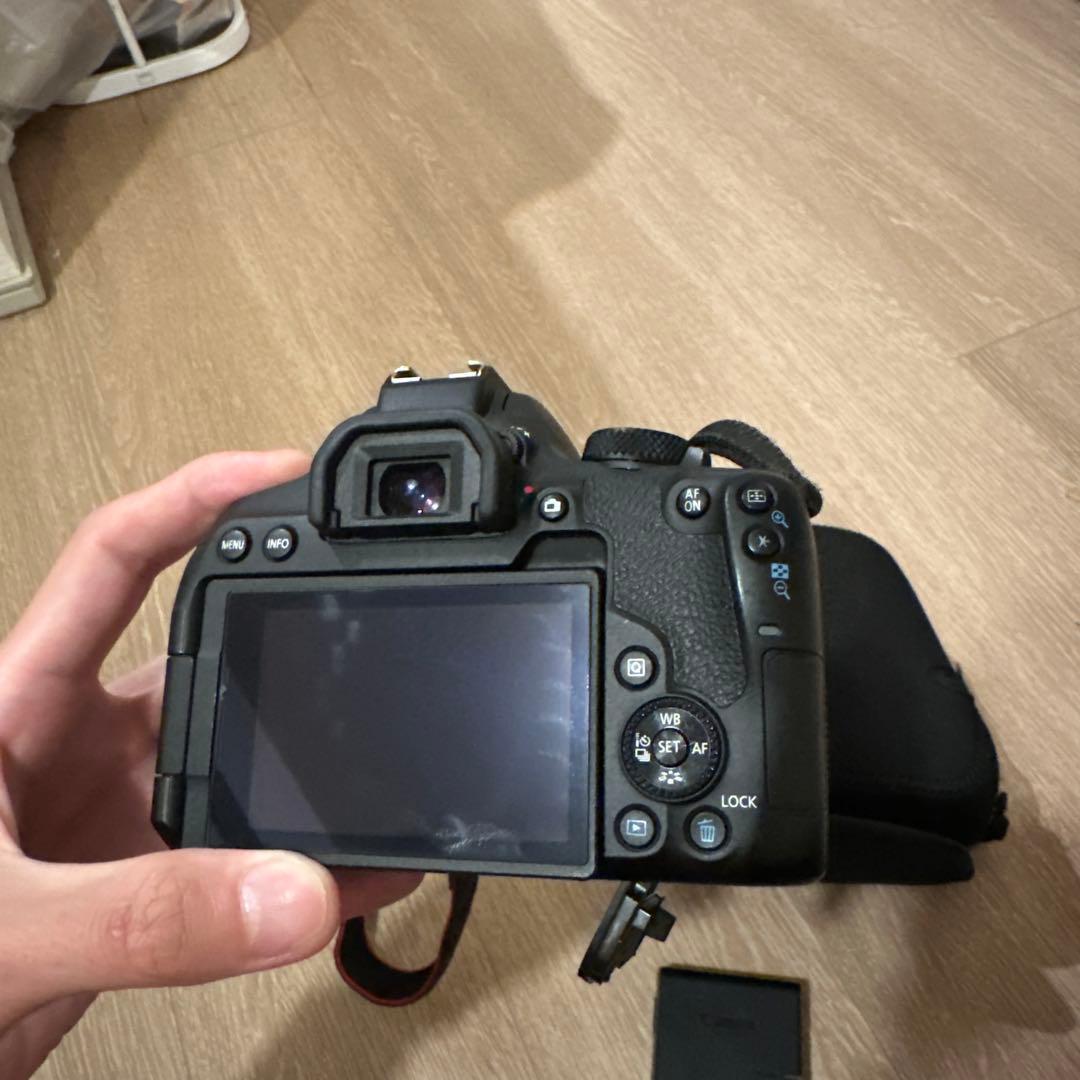 Canon EOS Kiss X10i ボディ本体