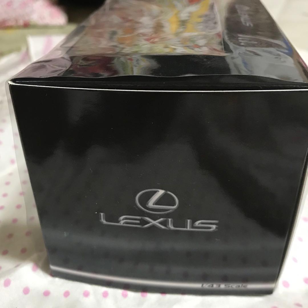 レクサス　LBX 左ハンドル　京商　①