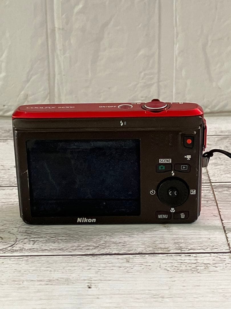 Nikon COOLPIX S6300 レッド 本体とバッテリー