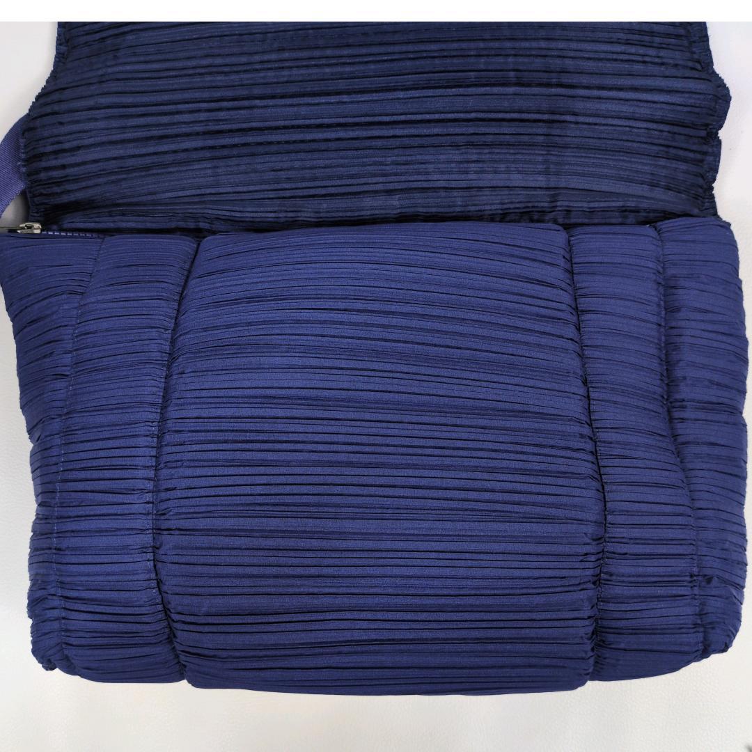 プリーツプリーズ メッセンジャーバッグ ショルダーバッグ イッセイミヤケ