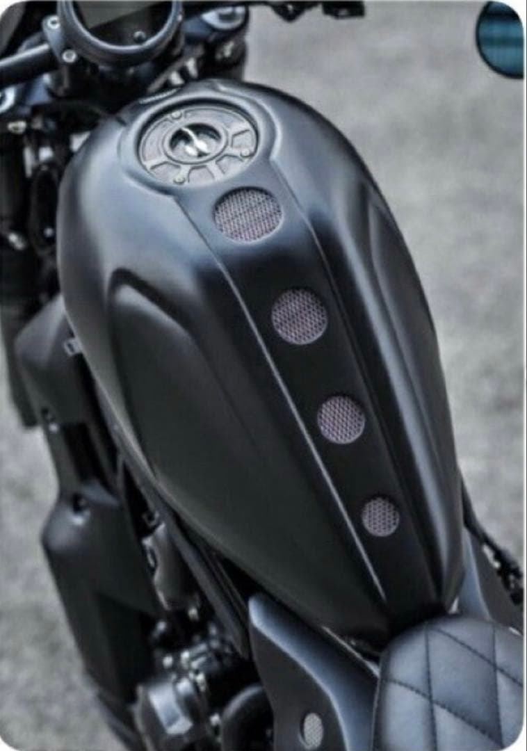 レブル　カスタムパーツ　タンクカバー