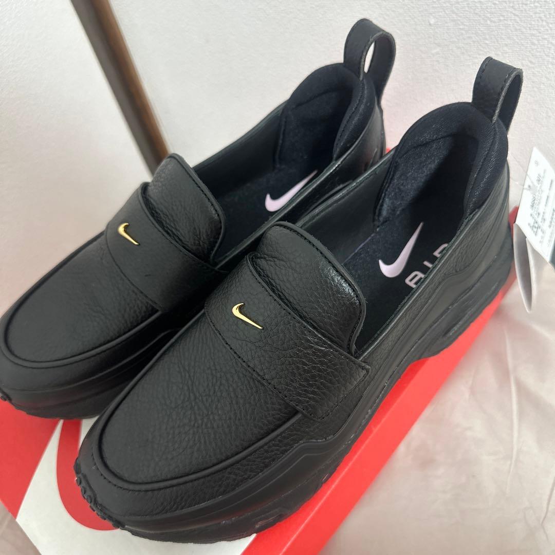 ナイキ　エアマックスフェノミナ