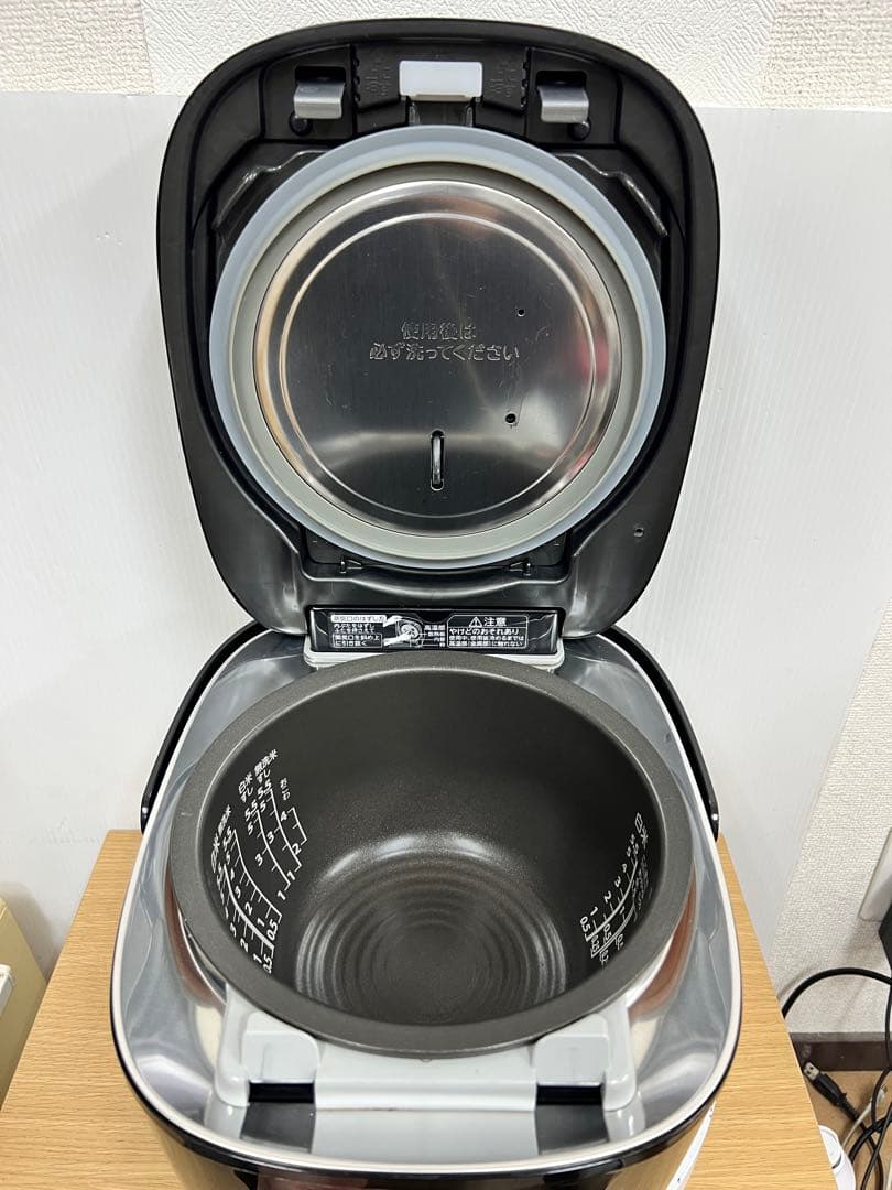 TOSHIBA 東芝 圧力IHジャー炊飯器 RC-10VST5.5合2023年製